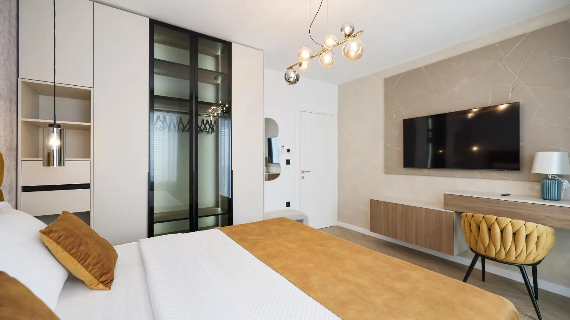 Platea Magna Lux Apartment Zadar 0*,